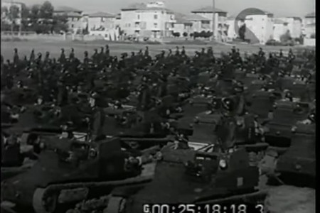 Mussolini ispeziona la Divisione 
